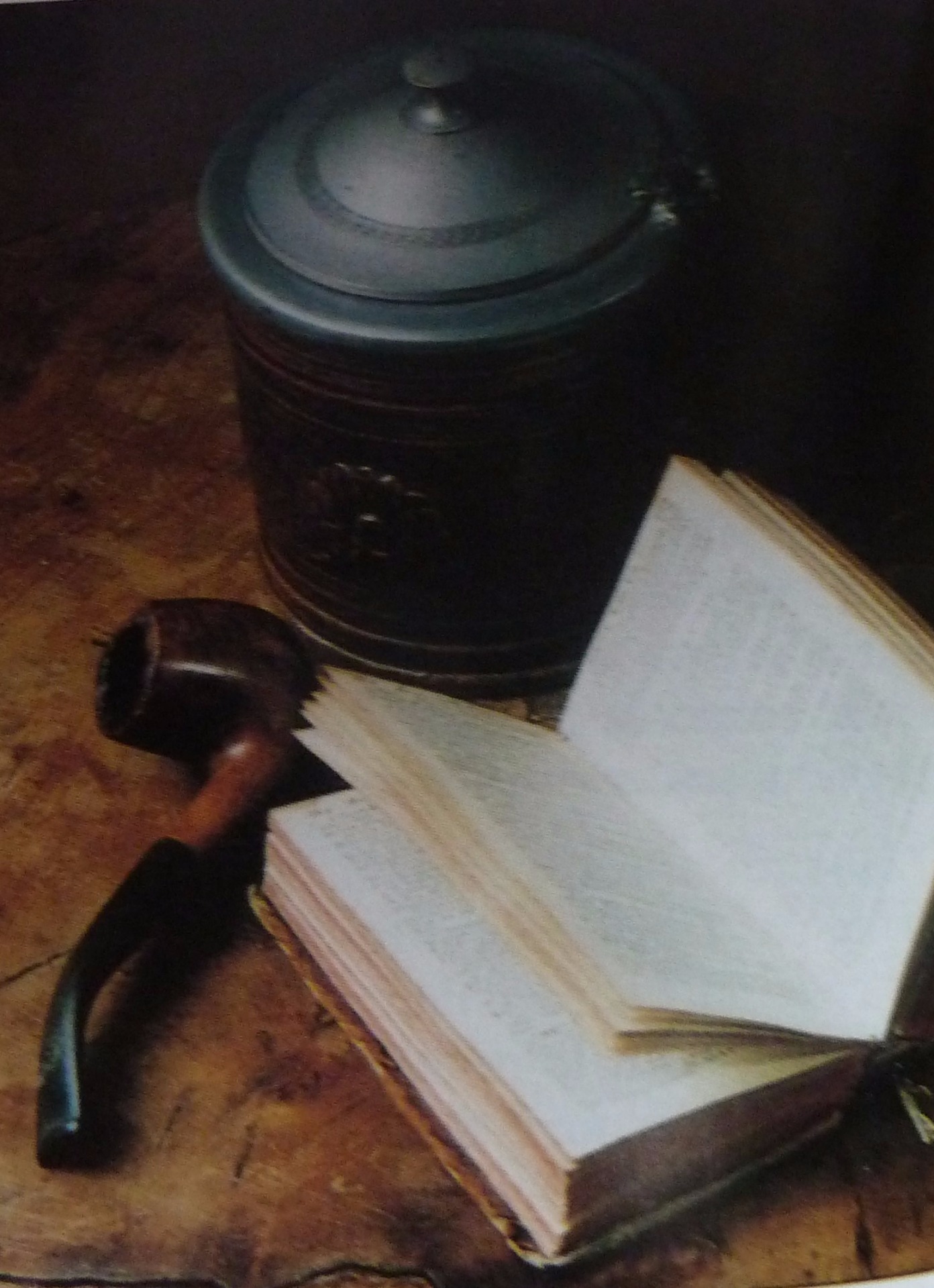 Dans son sac, son pot à tabac, son Evangile de 1678 et sa pipe